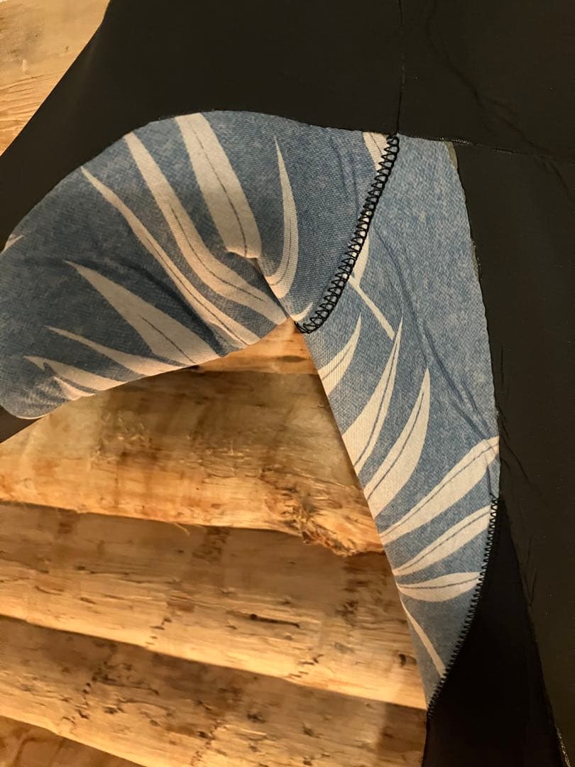 ★２回のみ着用★BILLABONG レディースセミドライM