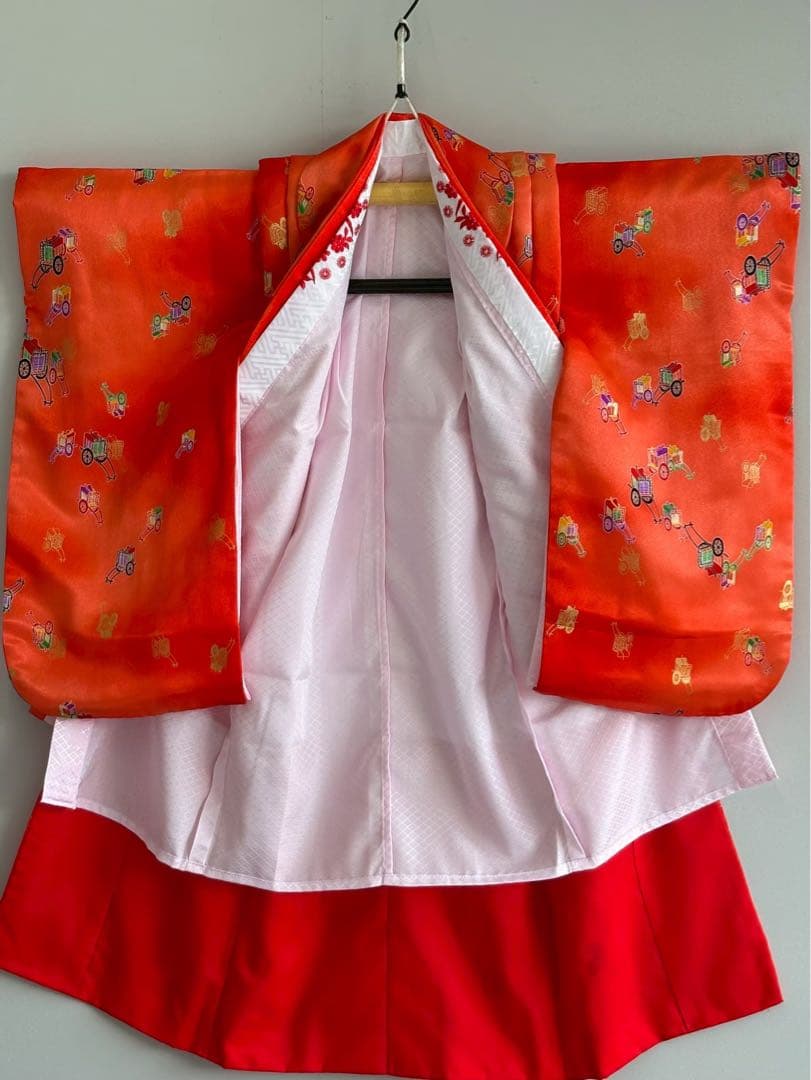 フルセット　七五三３歳女の子　きもの　被布　赤　御所車　長襦袢付　小物　7049