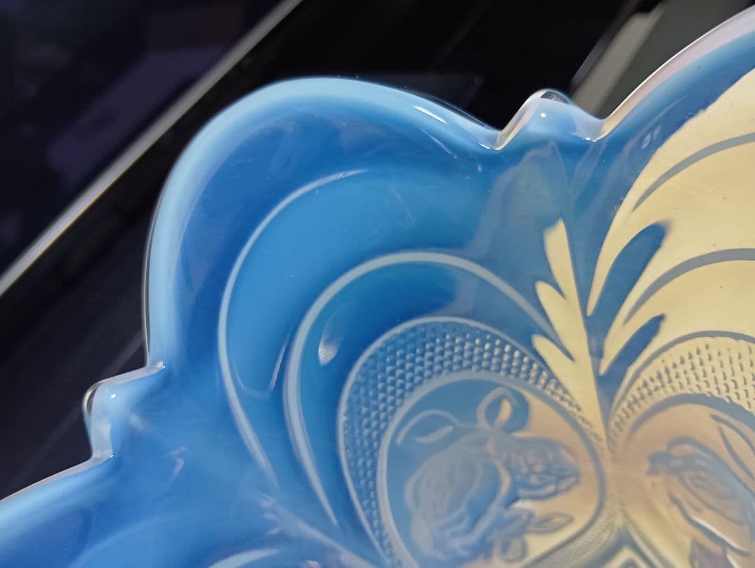 希少　オパール　セント　クリスタル　ガラス　ローズ　模様　フラワーベース