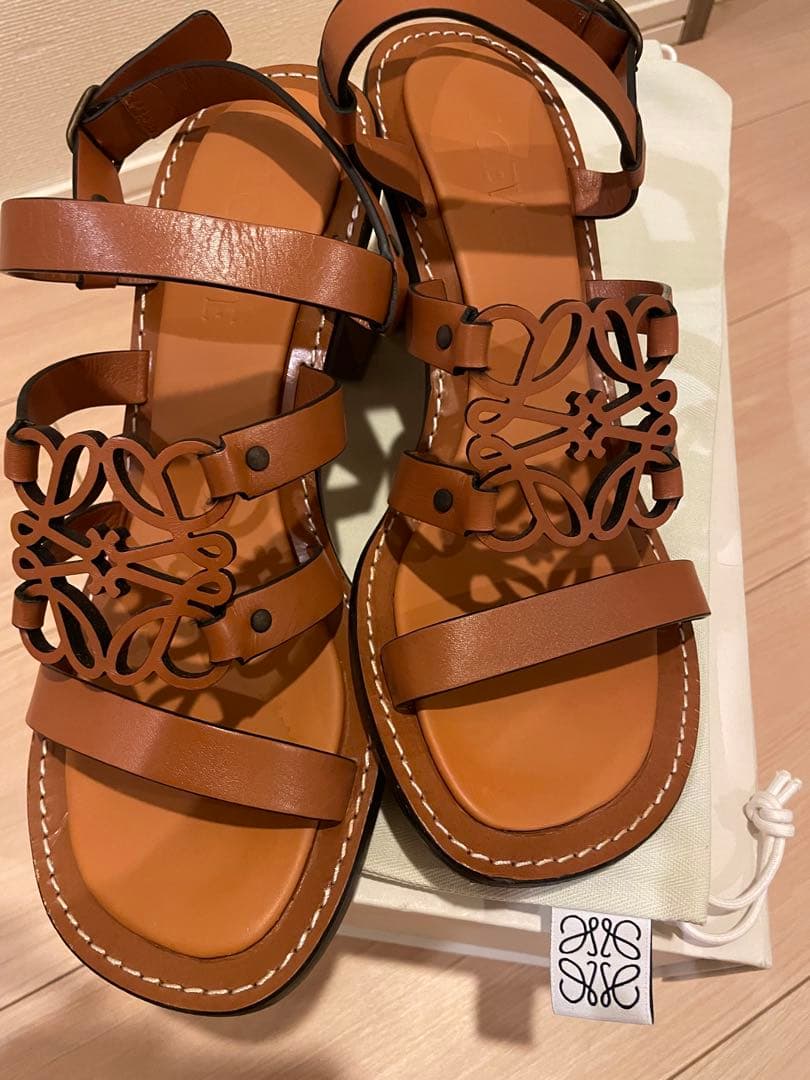 ロエベ　LOEWE サンダル 箱　袋付き
