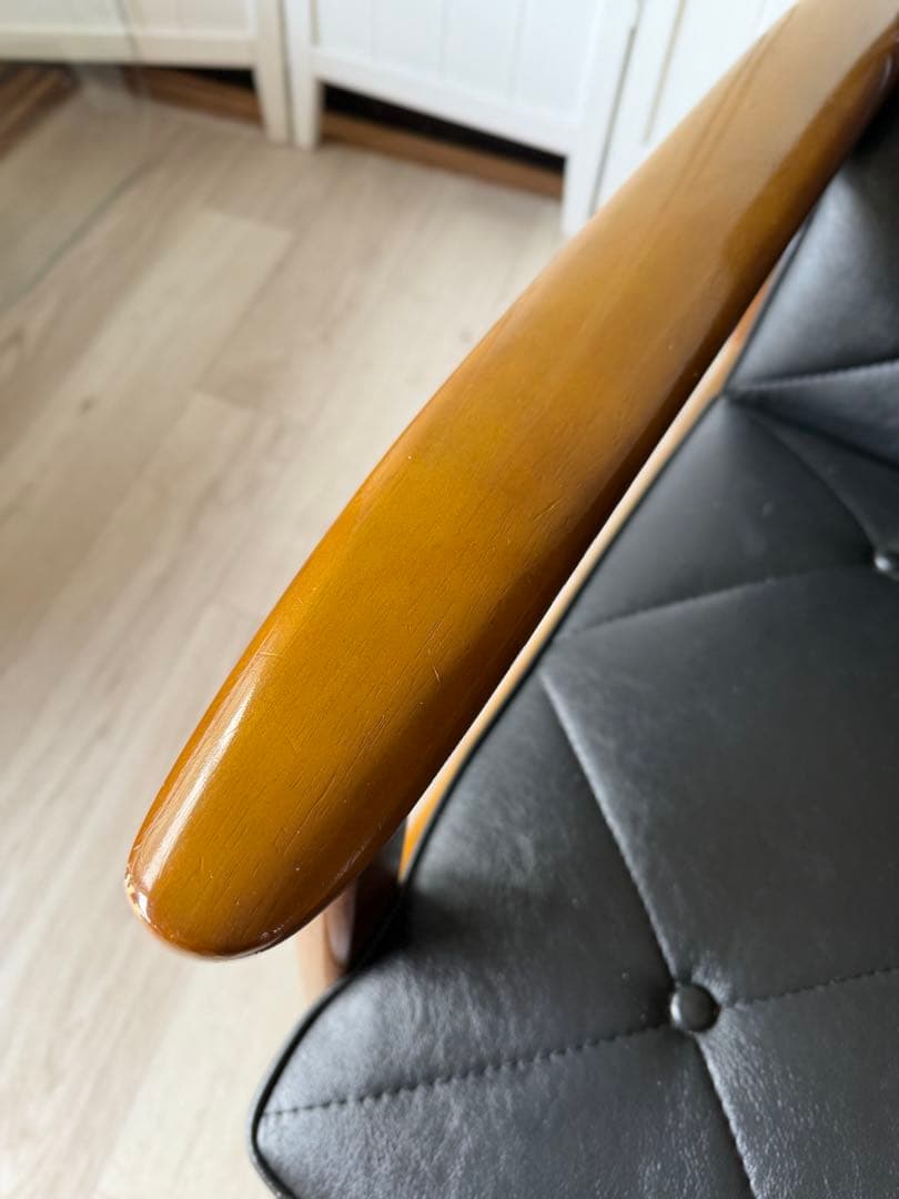 ①カリモク Kチェア 1Pソファ WS1180BW レトロ 1人掛けソファ