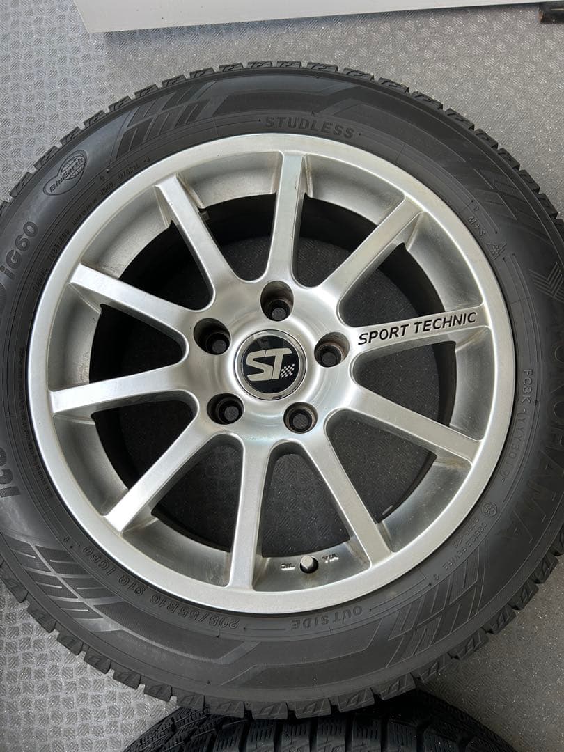 な*ま様 スポーツテクニック　16×7JJ 120/5H ET35 205/55
