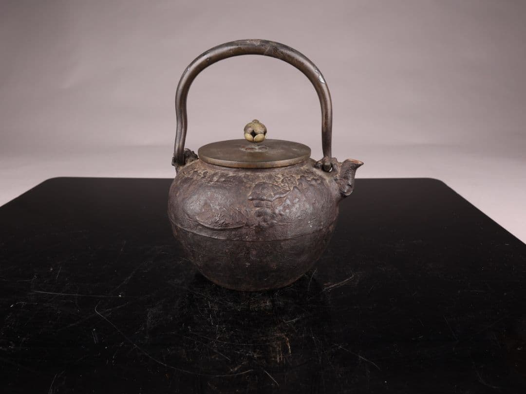 A550 鉄瓶 【亀文堂】 山水文 提梁銀象嵌 重量1693g 1200ml