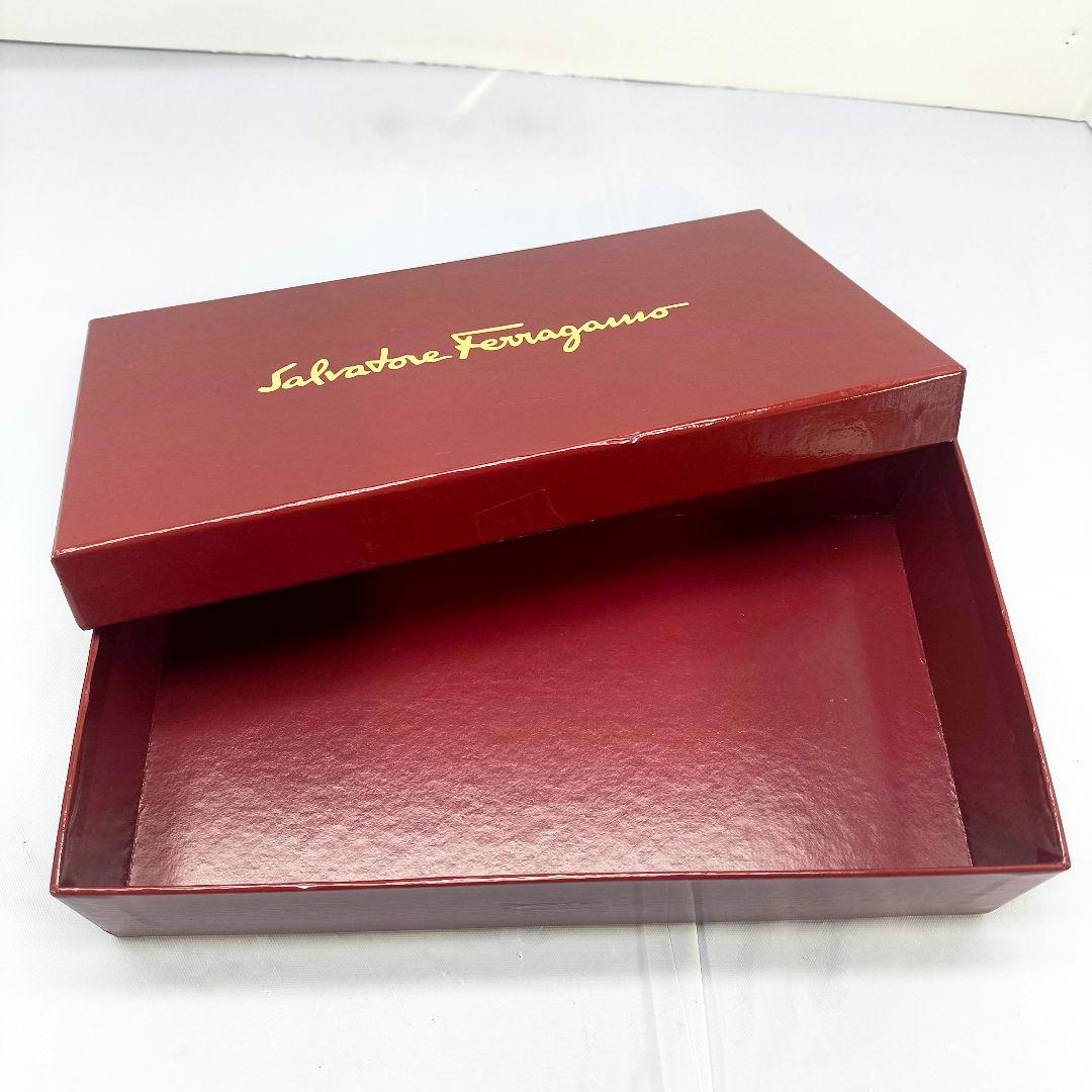 極美品 フェラガモ ガンチーニ 長財布 ブラック シルバー金具 フラップ