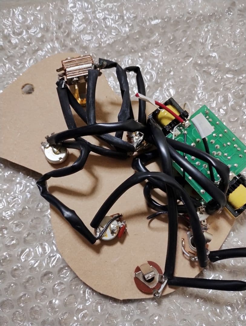 Epiphone BBking Lucille Gibson PUカスタムモデル