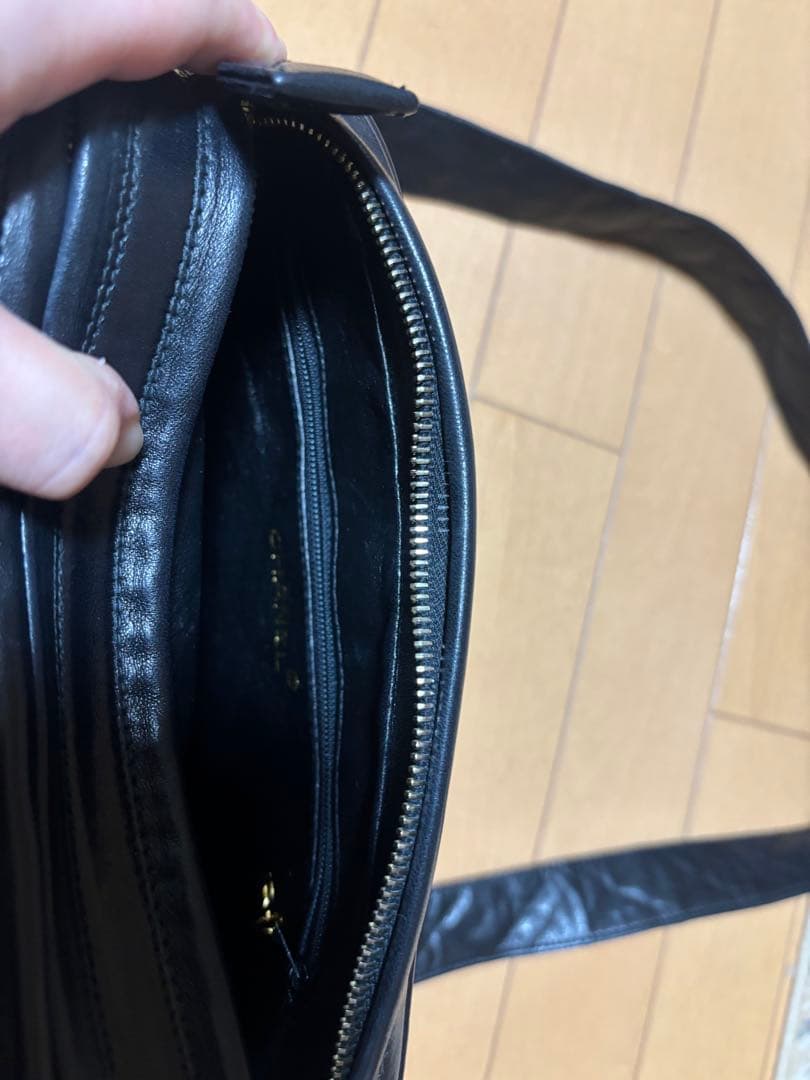 CHANEL ボールチャームショルダーバック　ラムスキン　ココマーク