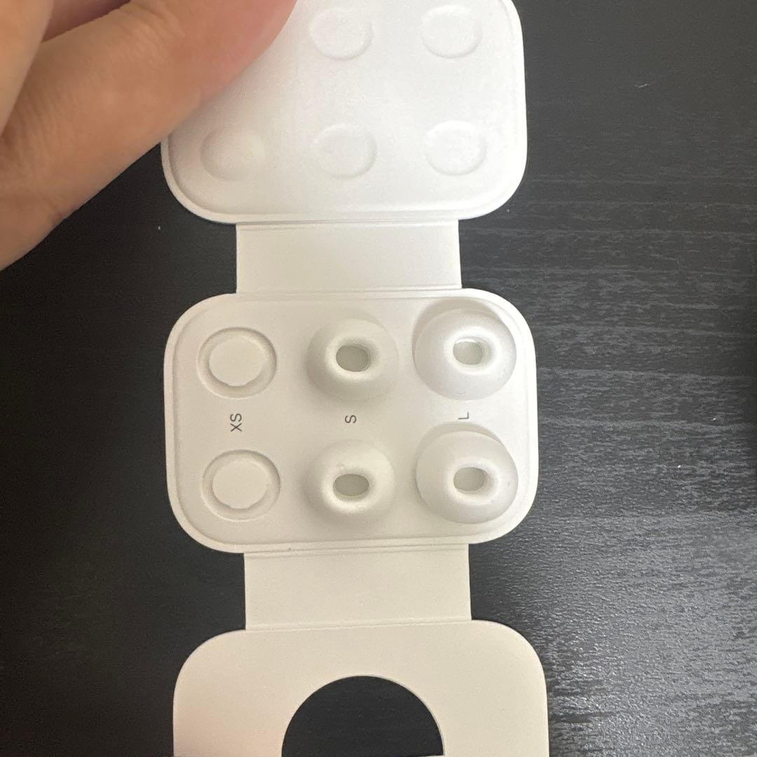 と*り様 AirPods Pro (第2世代) 本体　箱・イヤーピース付き