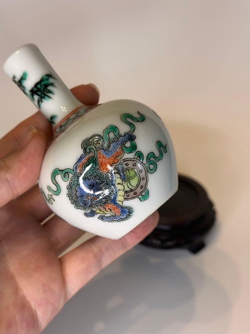 水芙蓉」中国古董 乾隆年製款　五彩瑞獣文小花瓶 賞瓶　茶道具　香道具 清代