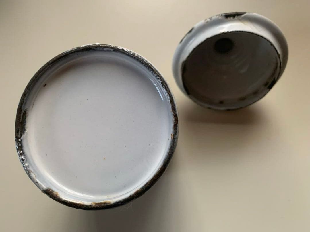 フランスアンティーク　小さなぽってり可愛いホーローのキャニスター2個セット！