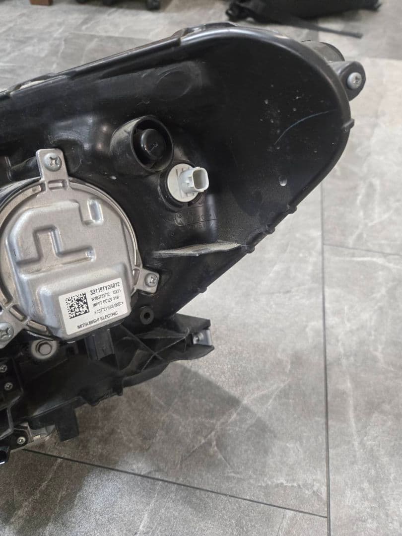 KC2　ホンダ　レジェンド　前期　ヘッドライト　運転席側