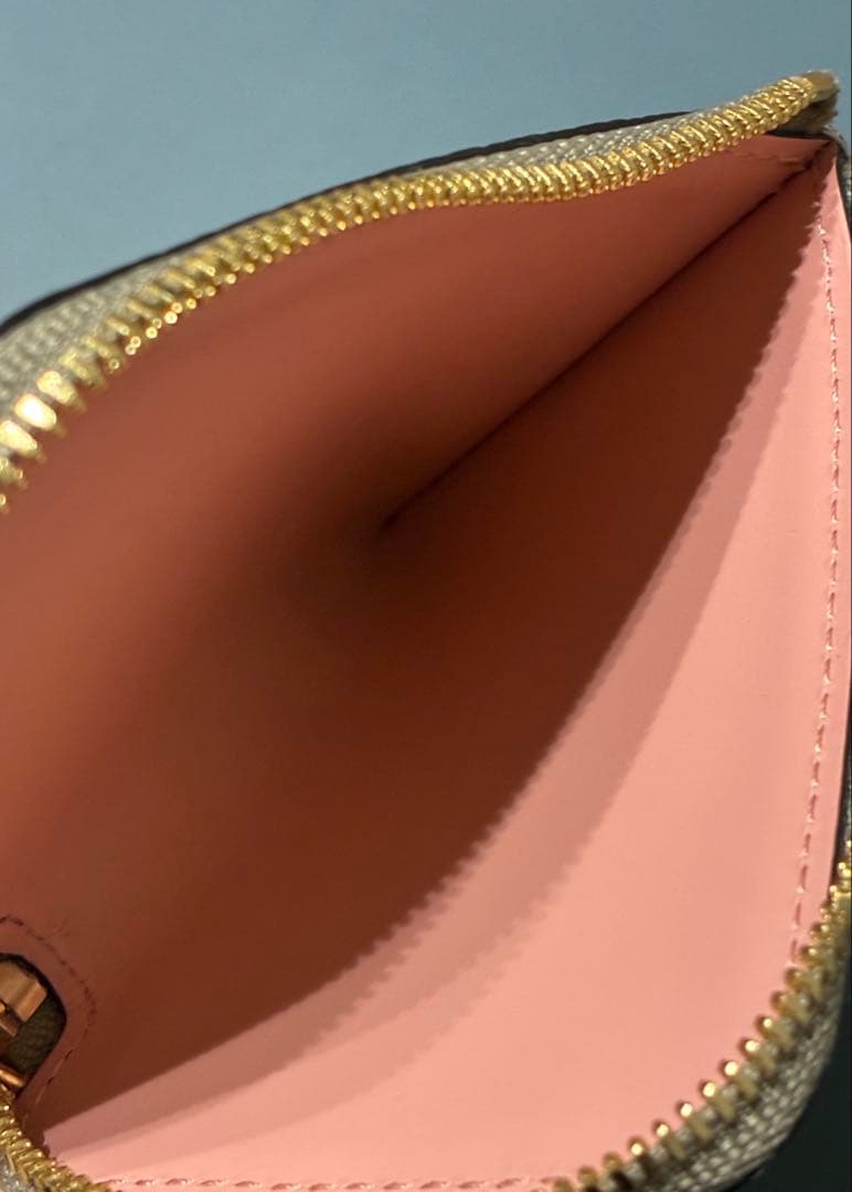 【美品】ボナベンチュラ　スクエア カード ケース シュリンクレザー