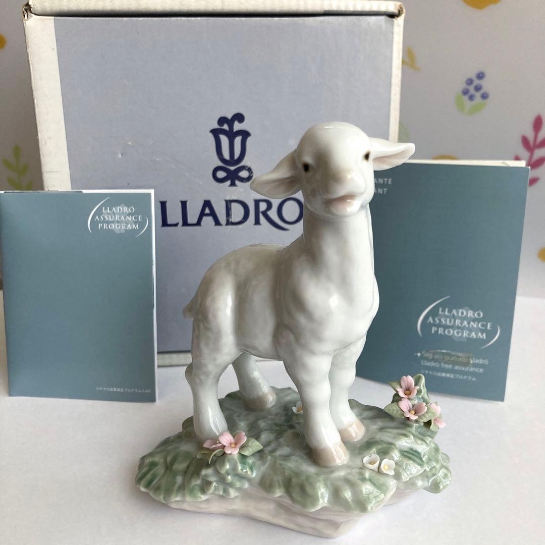 リヤドロ　仔羊　動物　フィギュア　フィギュリン　人形　置物　陶器　インテリア小物
