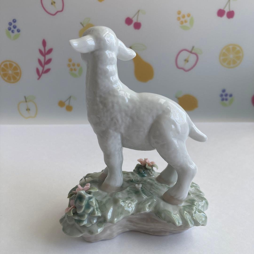 リヤドロ　仔羊　動物　フィギュア　フィギュリン　人形　置物　陶器　インテリア小物