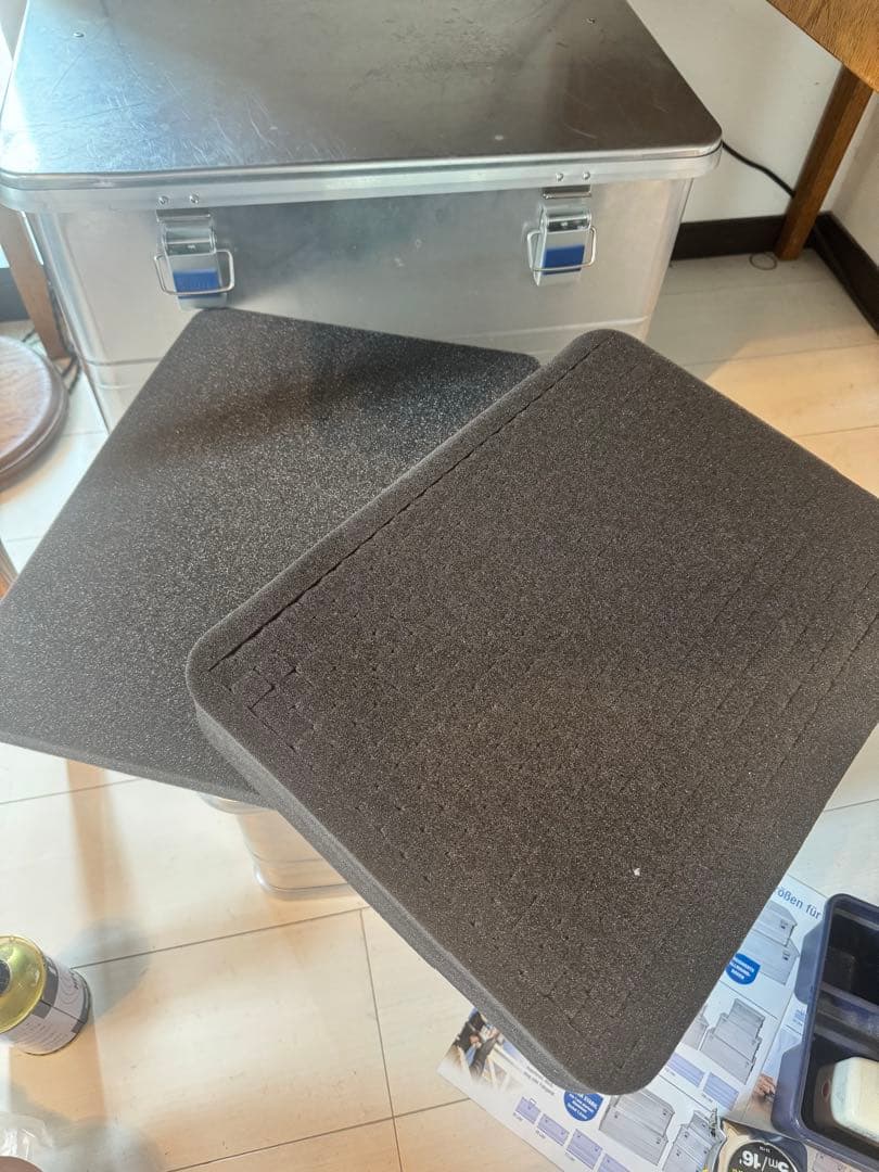 パシフィックファニチャー購入ALUTECアルミコンテナ 30Lカメラ収納などに