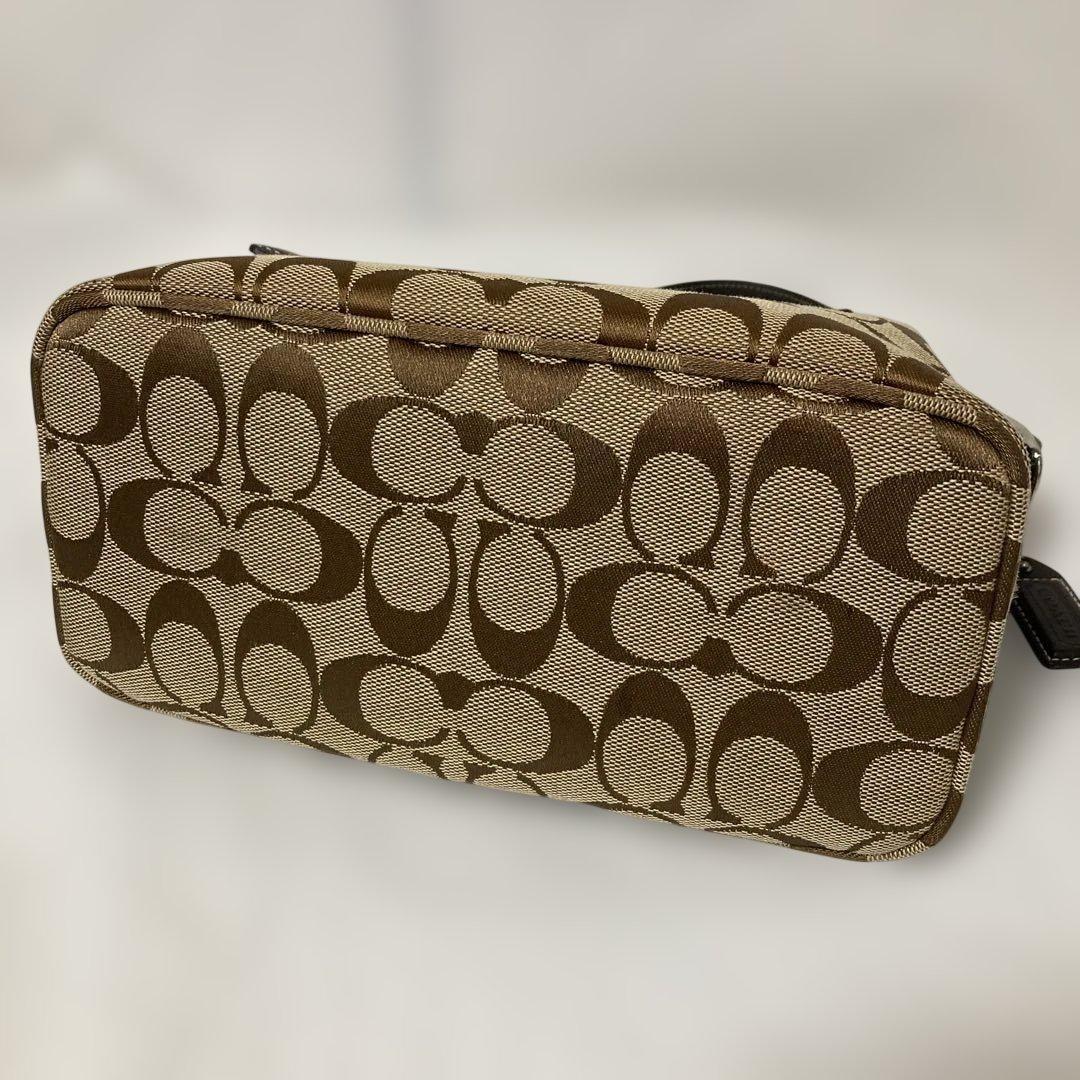 COACH　アクセサリーポーチ★極美品ハンドバッグ シグネチャー　6044