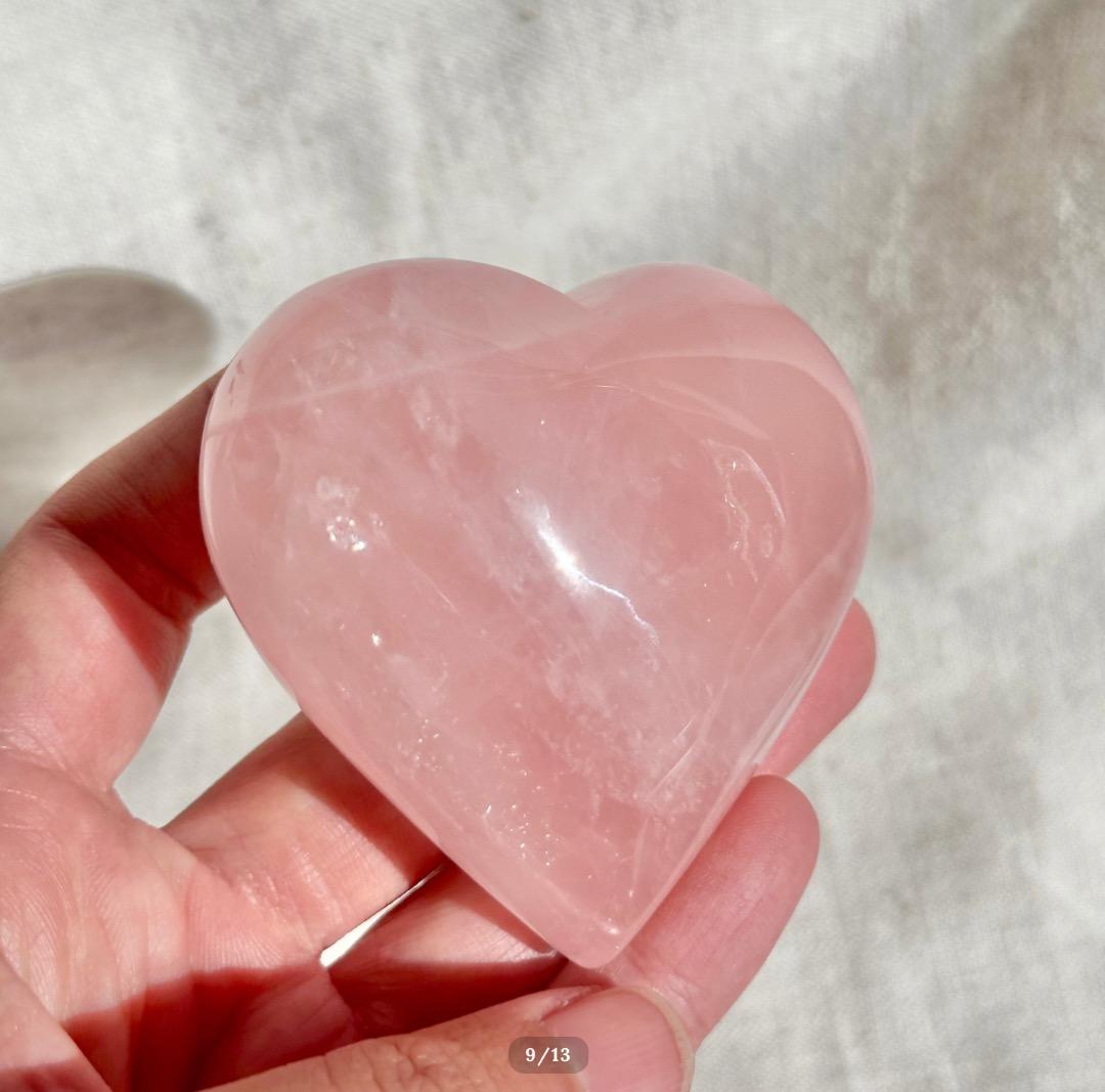 【ローズ クォーツ】　ハート シェイプ ② スタンド付　ブラジル産