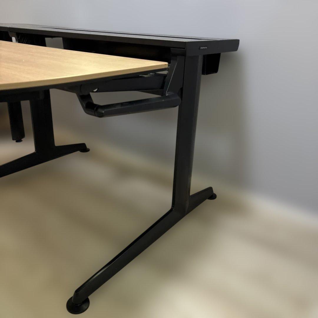 オカムラ クルーズ Cタイプ 連結天板・モニターアームクランプ付き