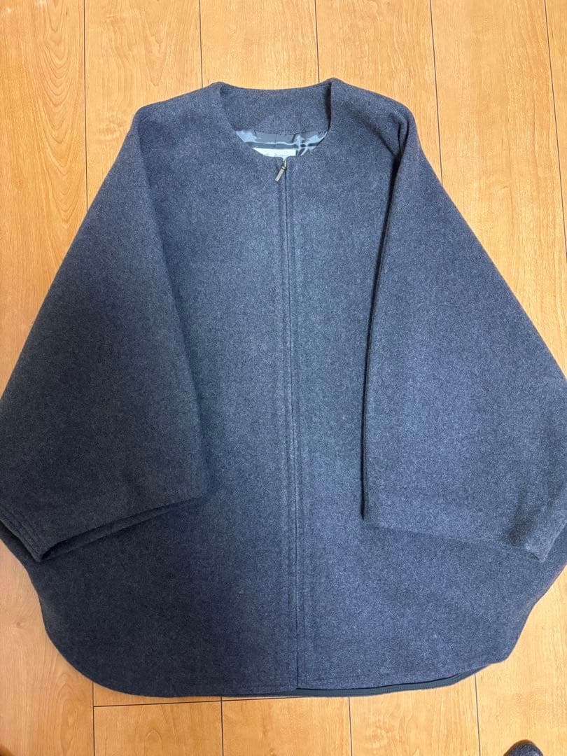 未使用近　ウールポンチョコート　グレー　定価44,000