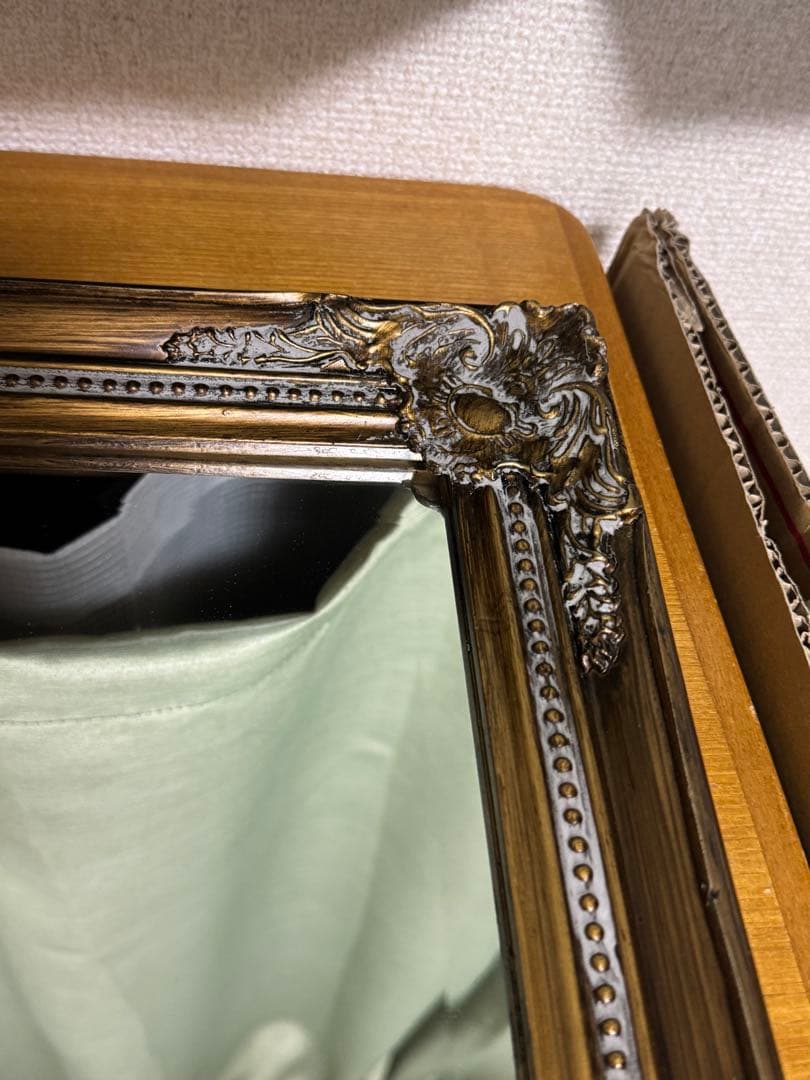 栄進物産株式会社　ウォールミラー　アンティーク調　壁掛けミラー　壁掛け鏡