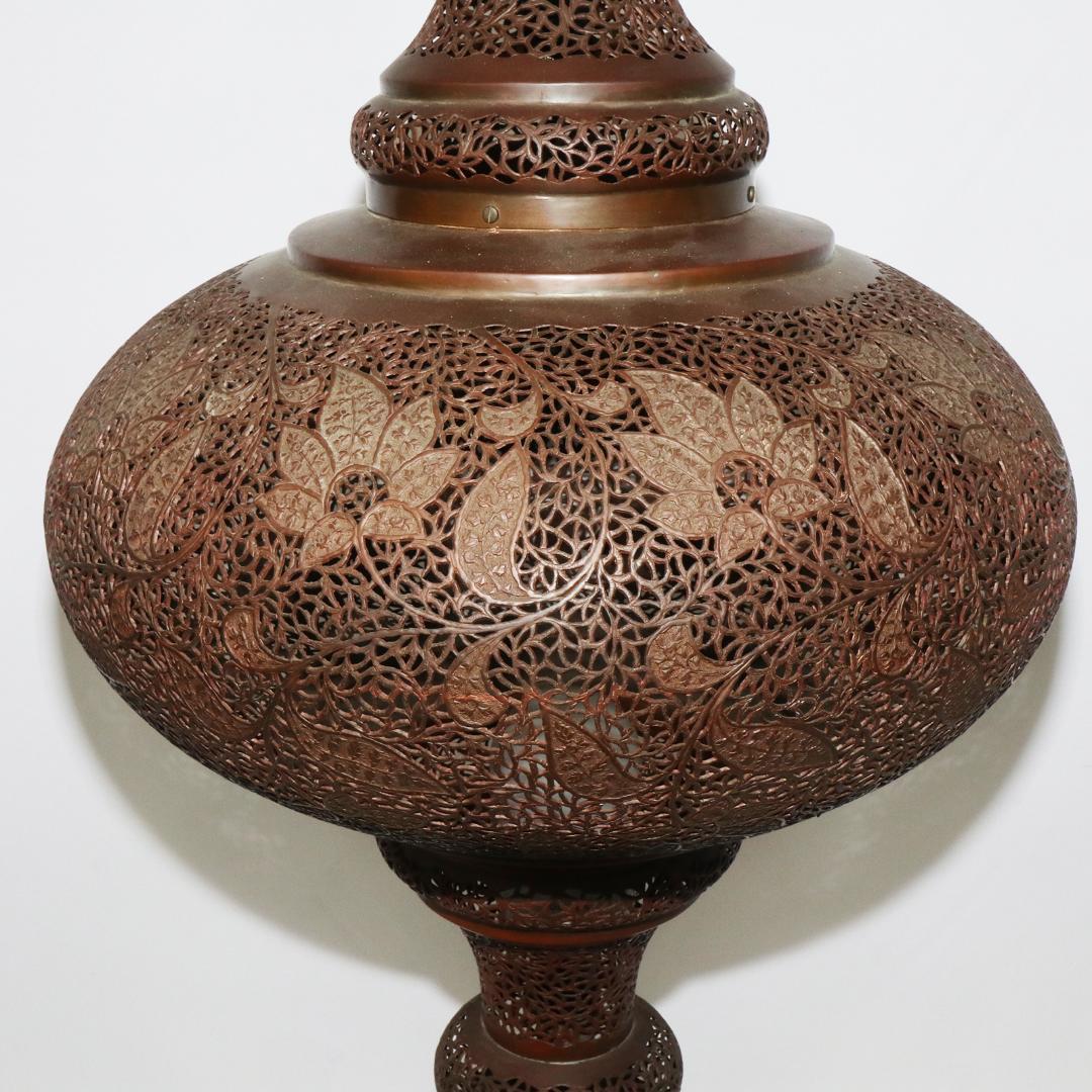 銅製 ハンドカットランプ 高さ約140cm 中東　 ペルシャ・イスラム・トルコ