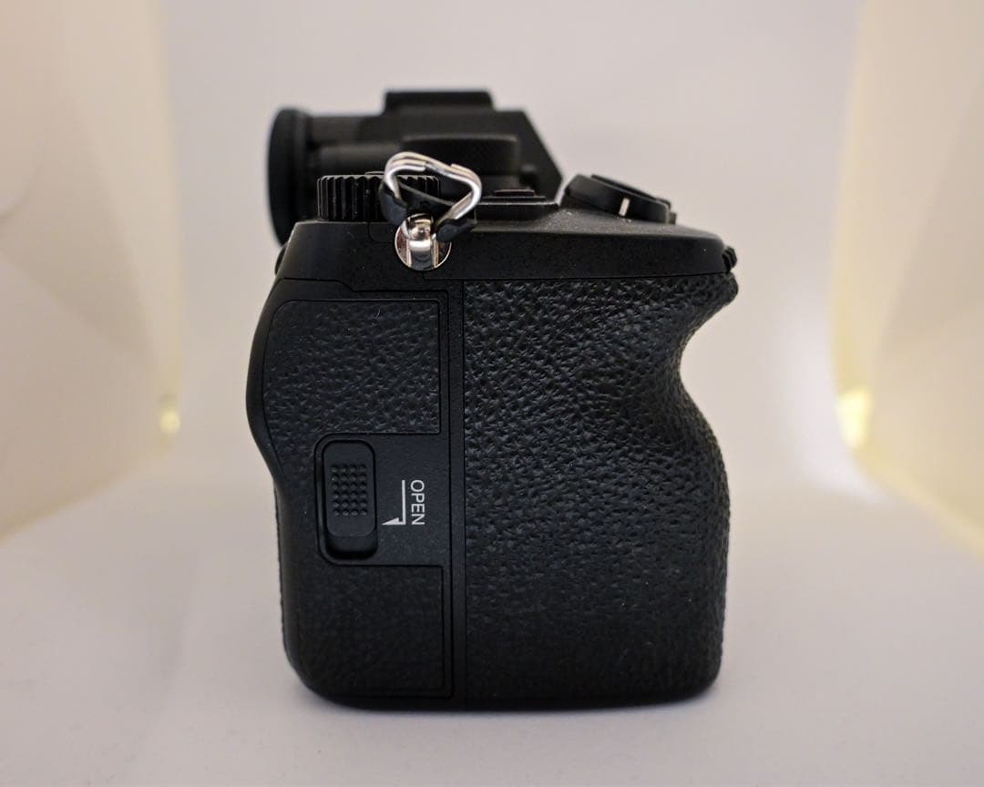 サトさん専用Sony α7 Ⅳ ミラーレス一眼カメラ　美品