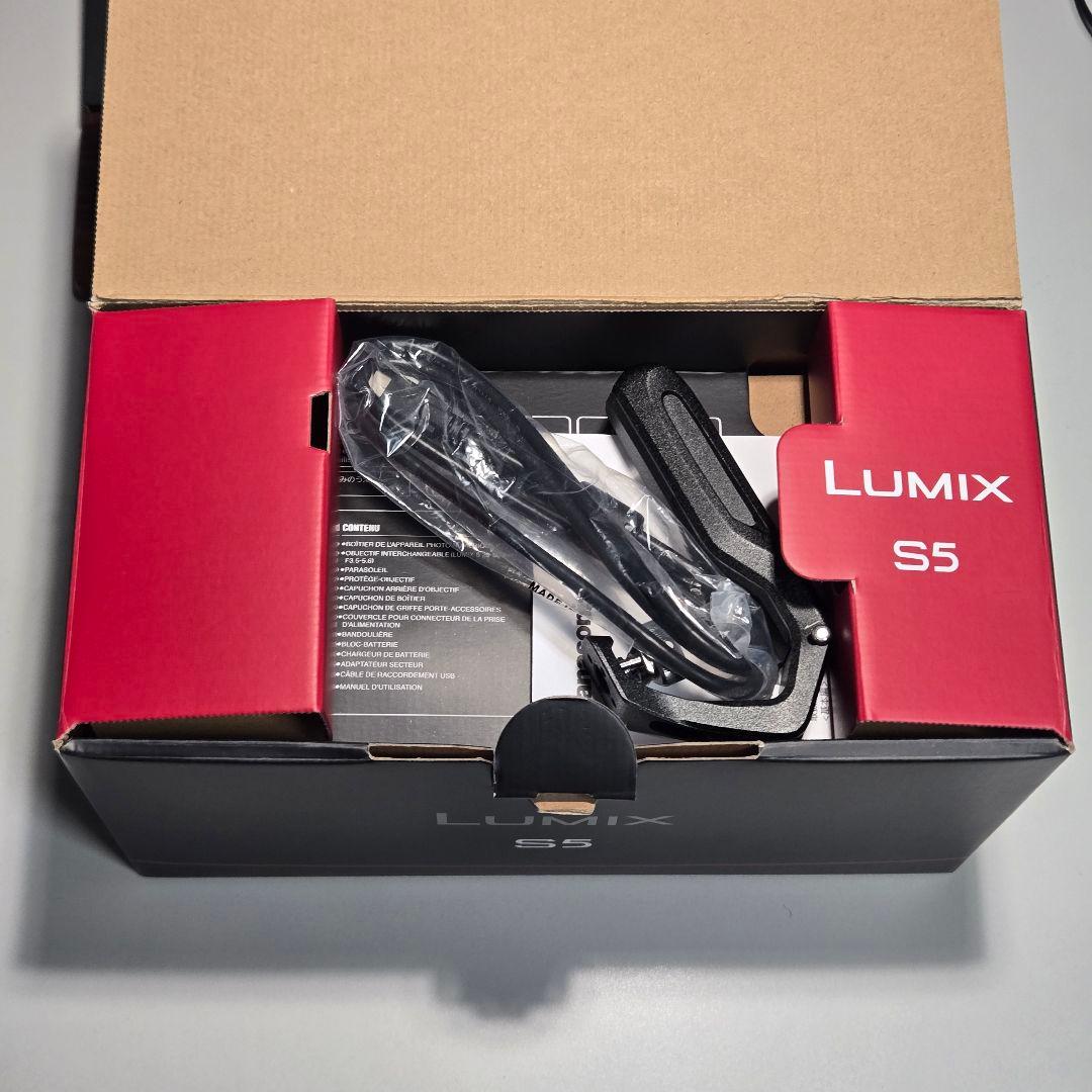 Panasonic LUMIX S5 & SmallRigケージ付き