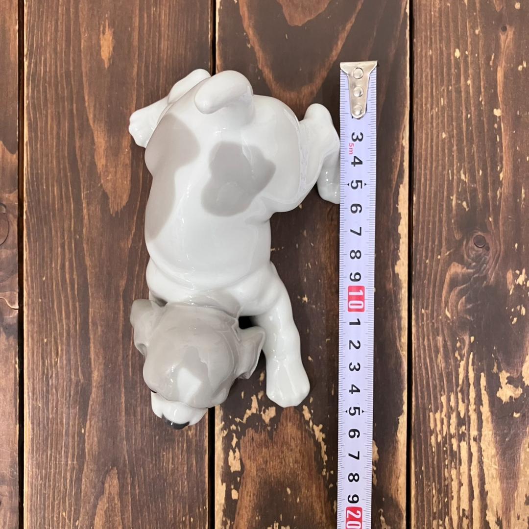 リヤドロ　LLADRO　むじゃきなビーグル　おしりを立てて　陶器　置物
