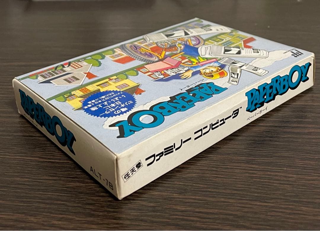 ファミコン　中古カセット　ペーパーボーイ　箱　説明書付き　PAPER BOY
