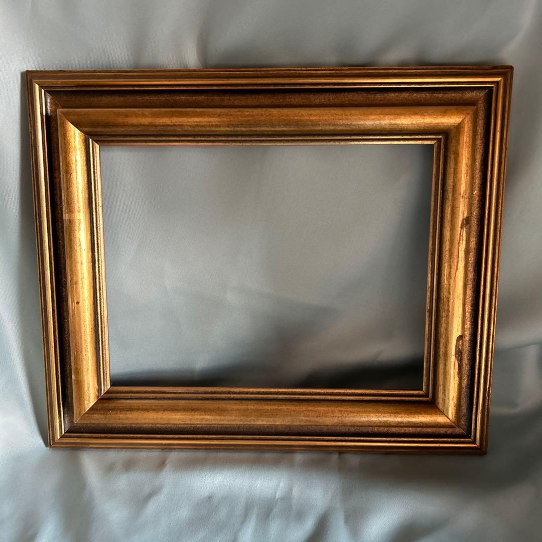 額縁　金色　中サイズ　ビンテージ、アンティーク調