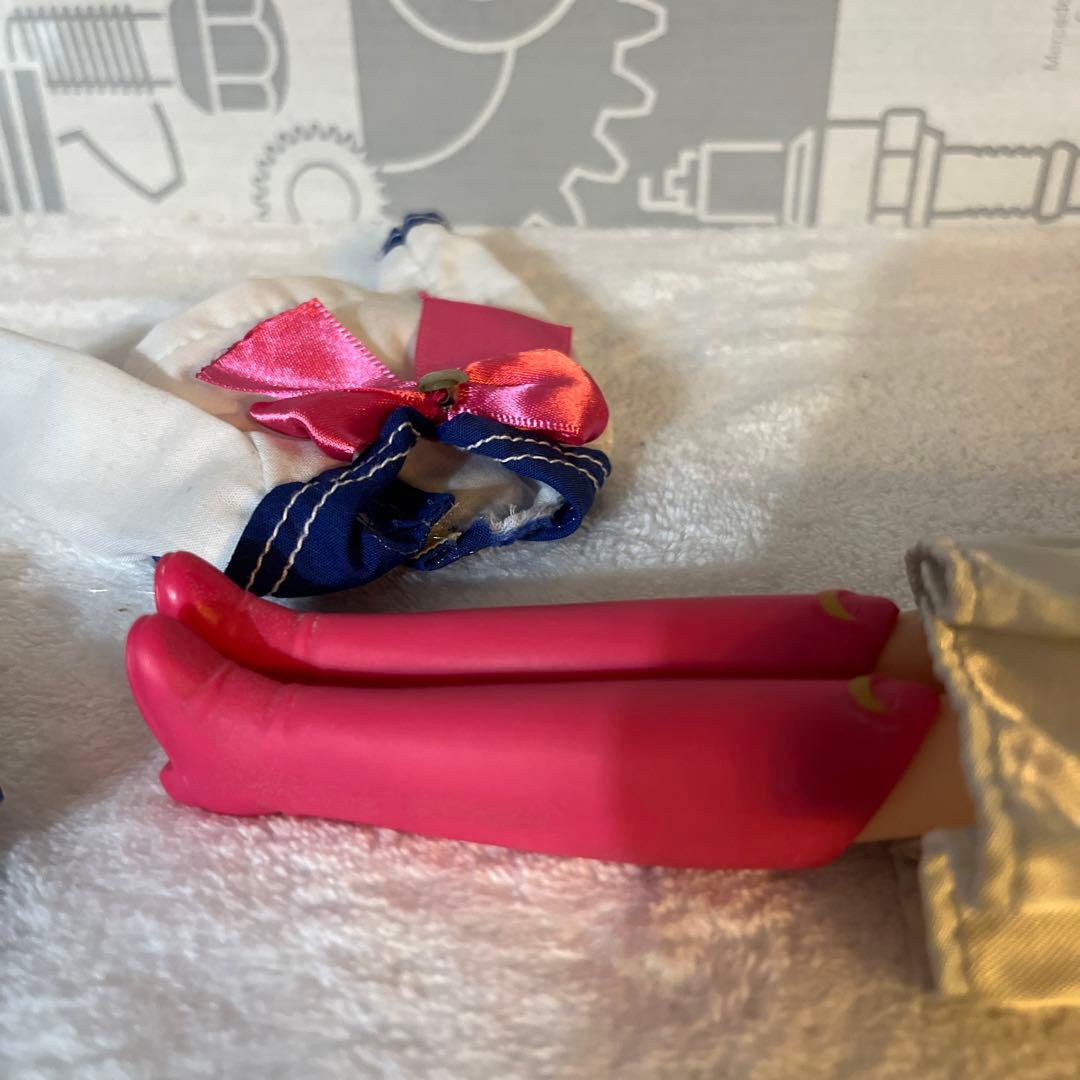 セーラームーン フィギュア ドレス付き