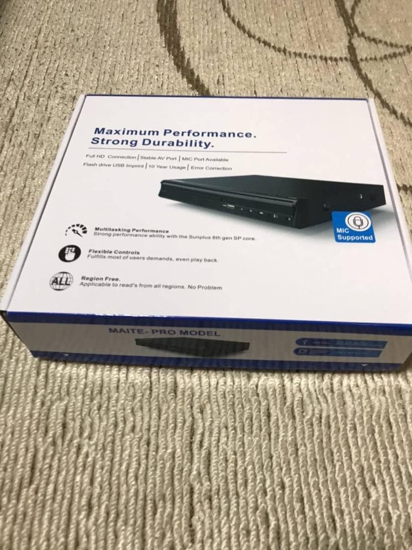 コンパクトサイズのリージョンフリーDVDプレーヤー