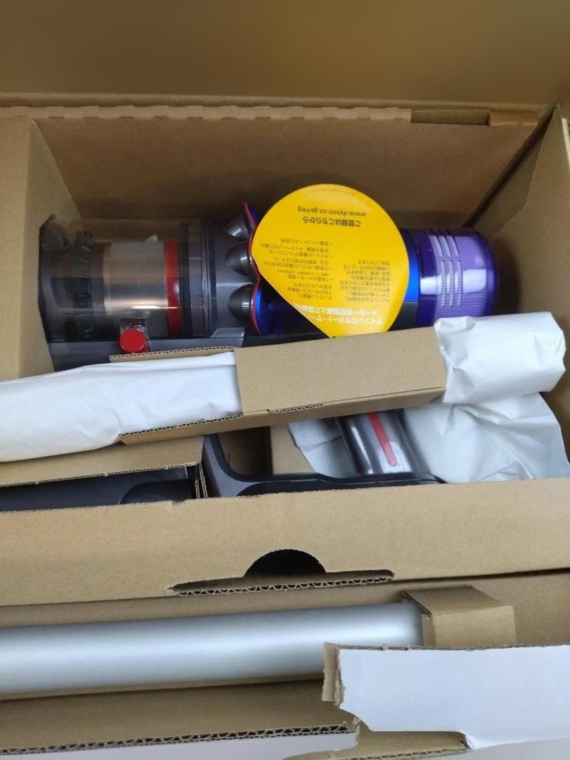 カ*ズ様 未使用☆ダイソン dyson V12 スティック掃除機 SV20【1-