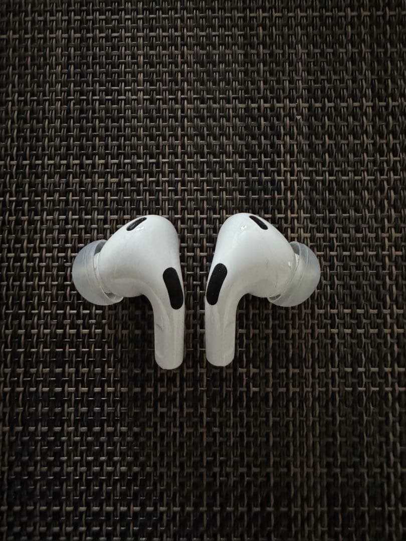 【美品 おまけつき】AirPods Pro 2(lightning端子)