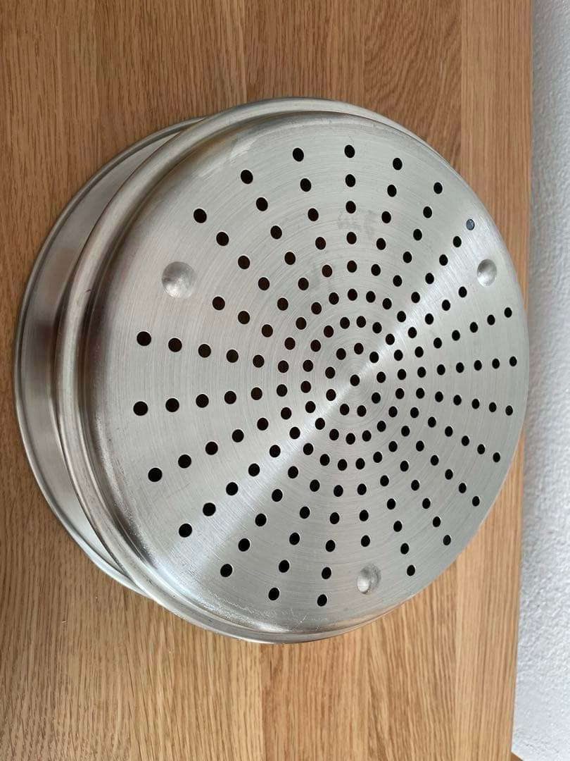 ルクルーゼ　LE CREUSET 22cm ココットロンド　ホワイト　スチーマー