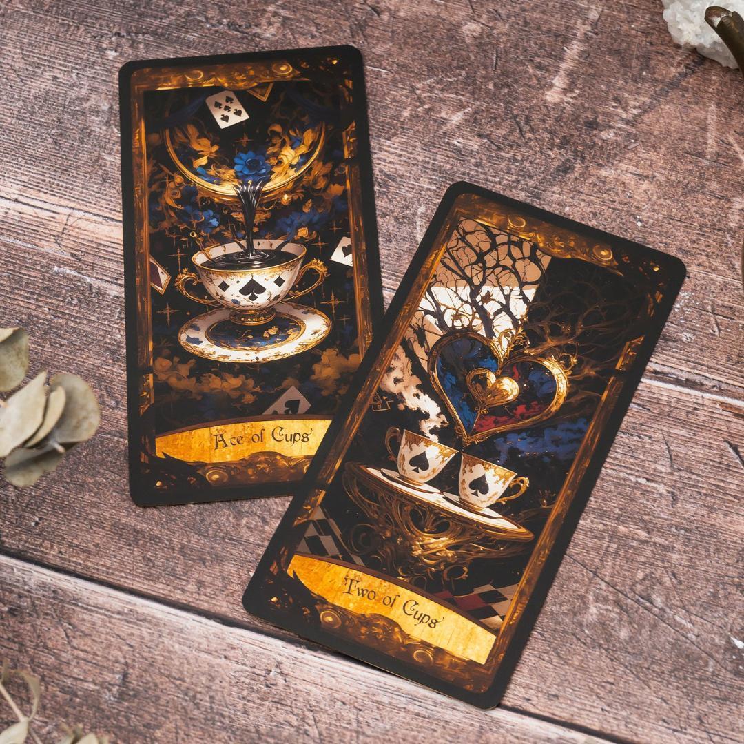 【正規品タロットカード】超美麗✨希少インディーズ✨ダークなアリスの世界のデッキ