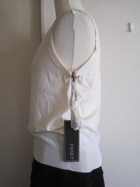 FOXEYサイズ40ウールサマーニット未使用♭2921