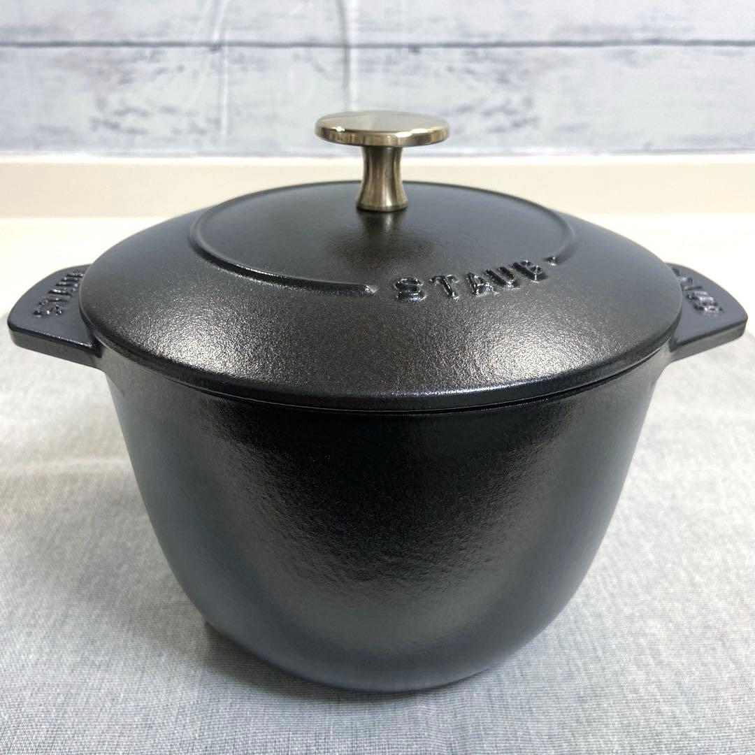 【美品】Staubストウブラ・ココット de GOHAN 16 cm M 鋳鉄