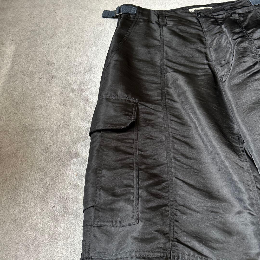 イッセイミヤケのパラシュートパンツです