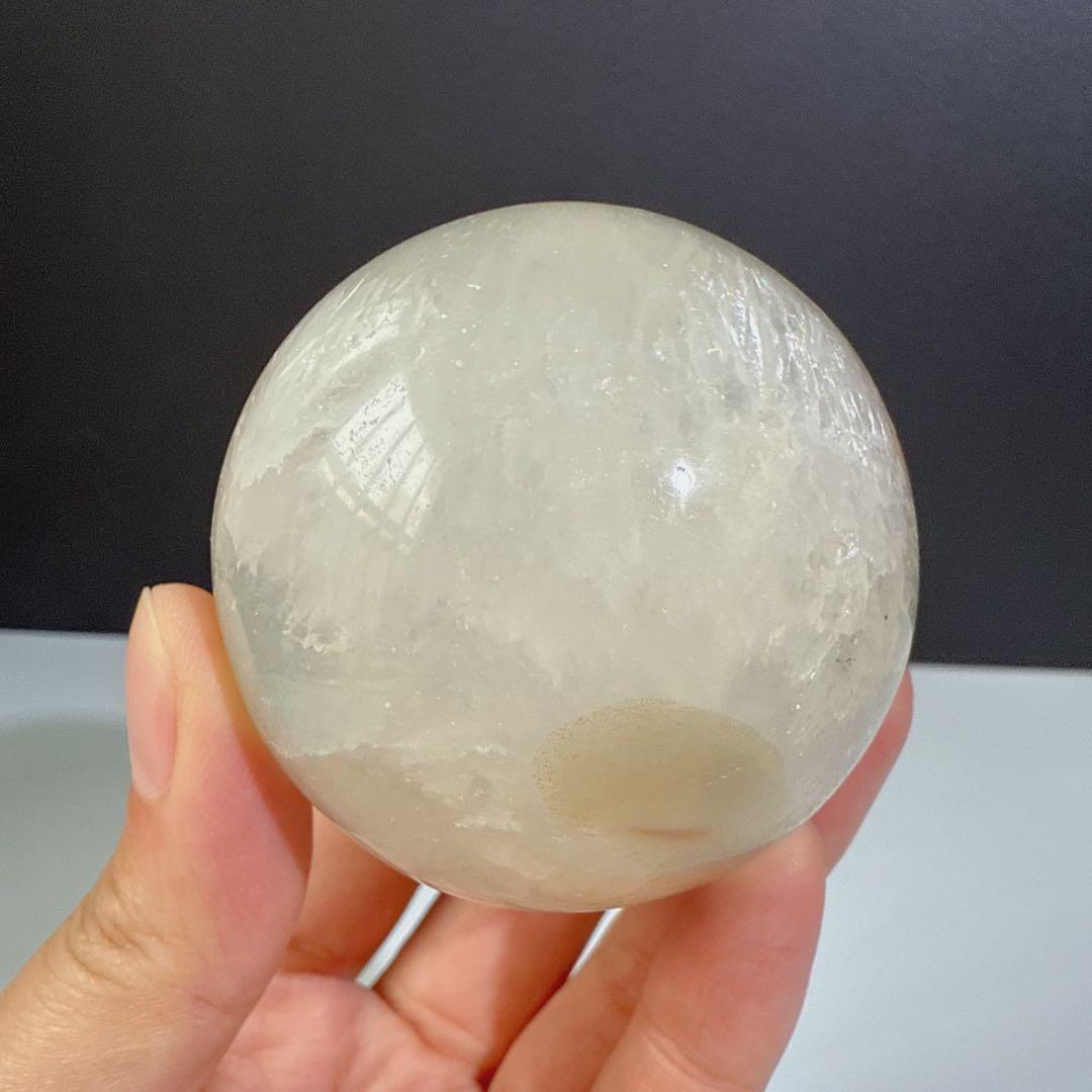 天然石水晶共生瑪瑙の笑い口　置物　スフィアNO.080703