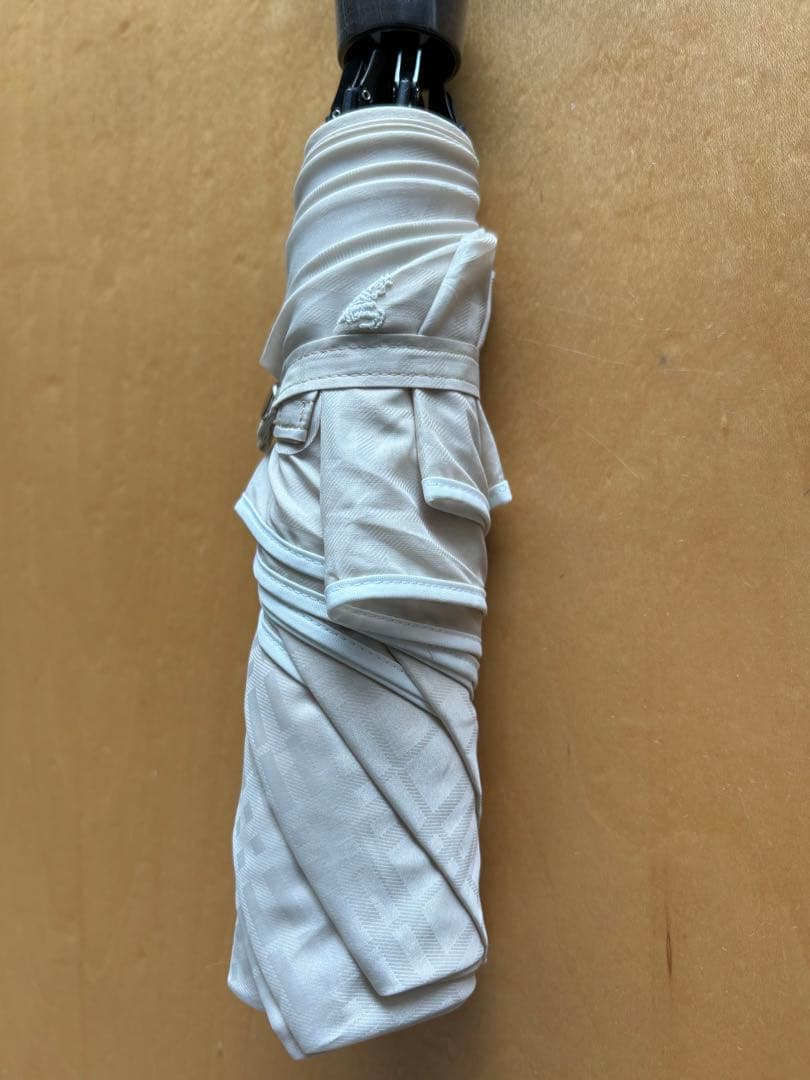 新品未使用❤️バーバリー❤️チェック柄❤️レディース 折りたたみ傘