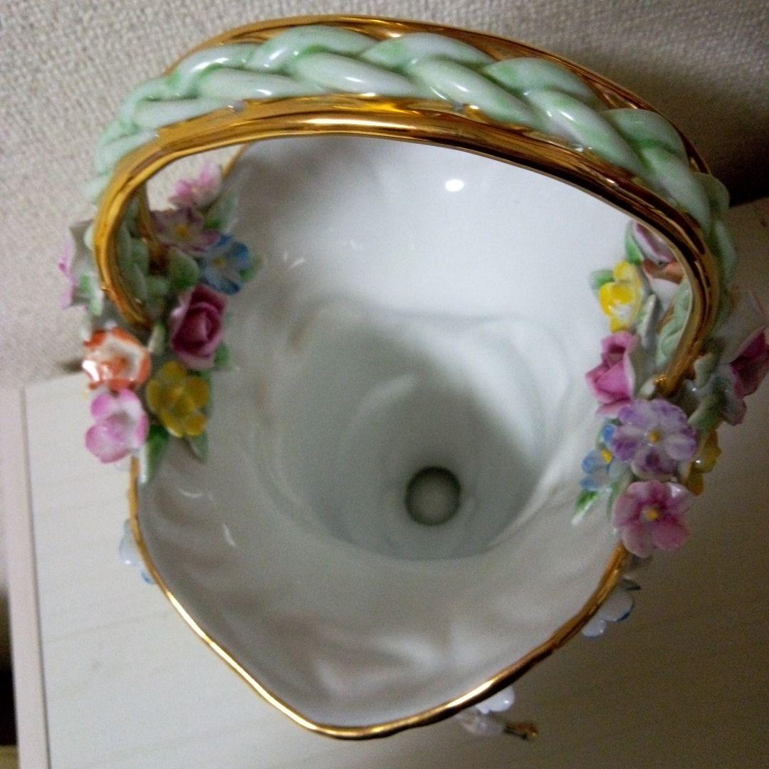 花瓶　陶器　フラワーベース　天使、花立体モチーフ