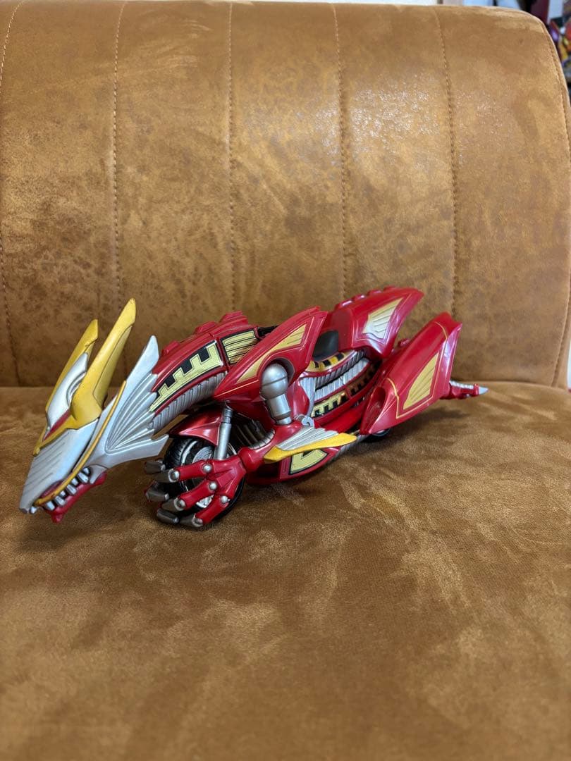 仮面ライダー龍騎　ミラーモンスター　フィギュア