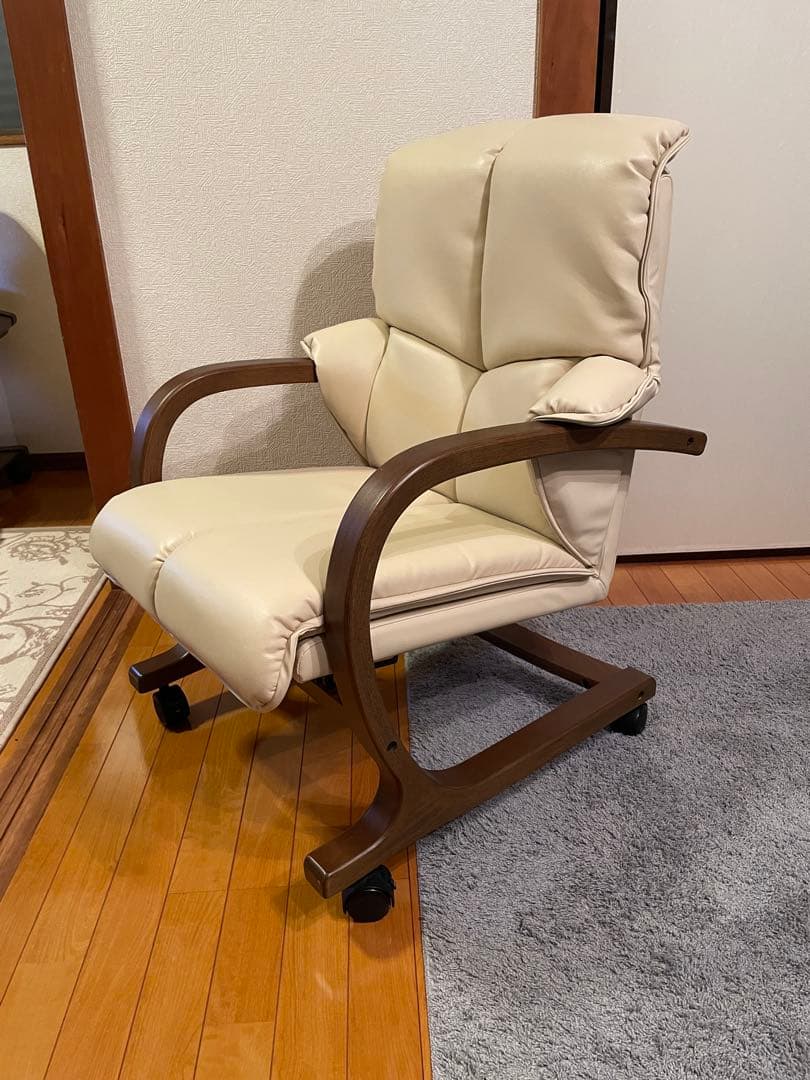 冨士ファニチア（FUJI FURNITURE） アーム付きダイニングチェア