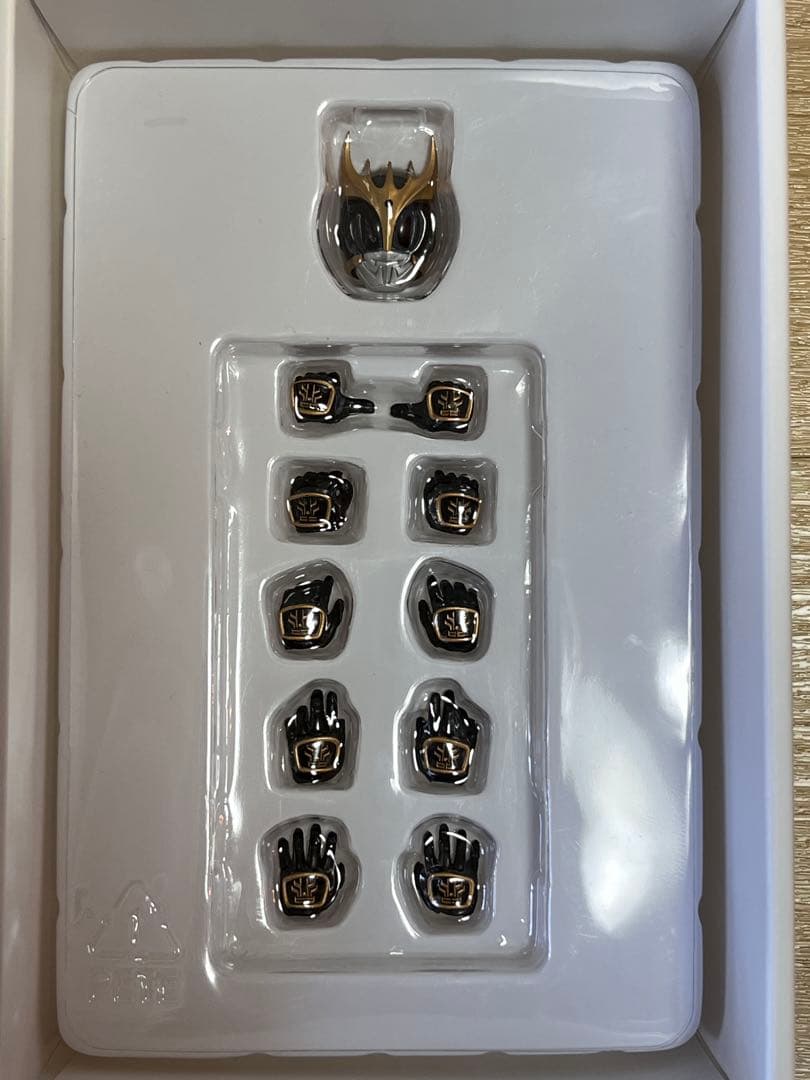 【美品】真骨彫 S.H.F 仮面ライダークウガアルティメットフォーム