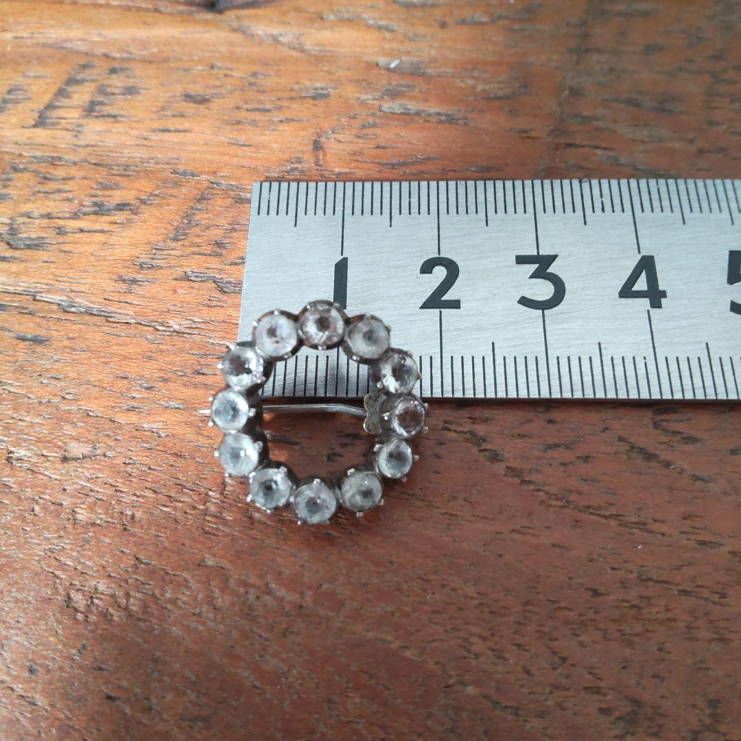 イギリスアンティーク　ミニブローチ