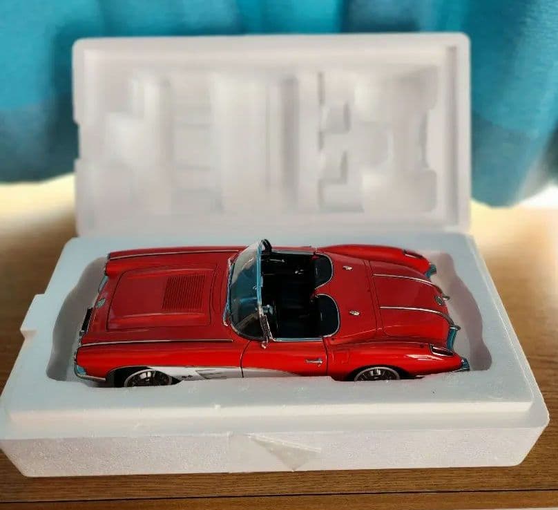 AUTOart　Chevrolet Corvette 1:18