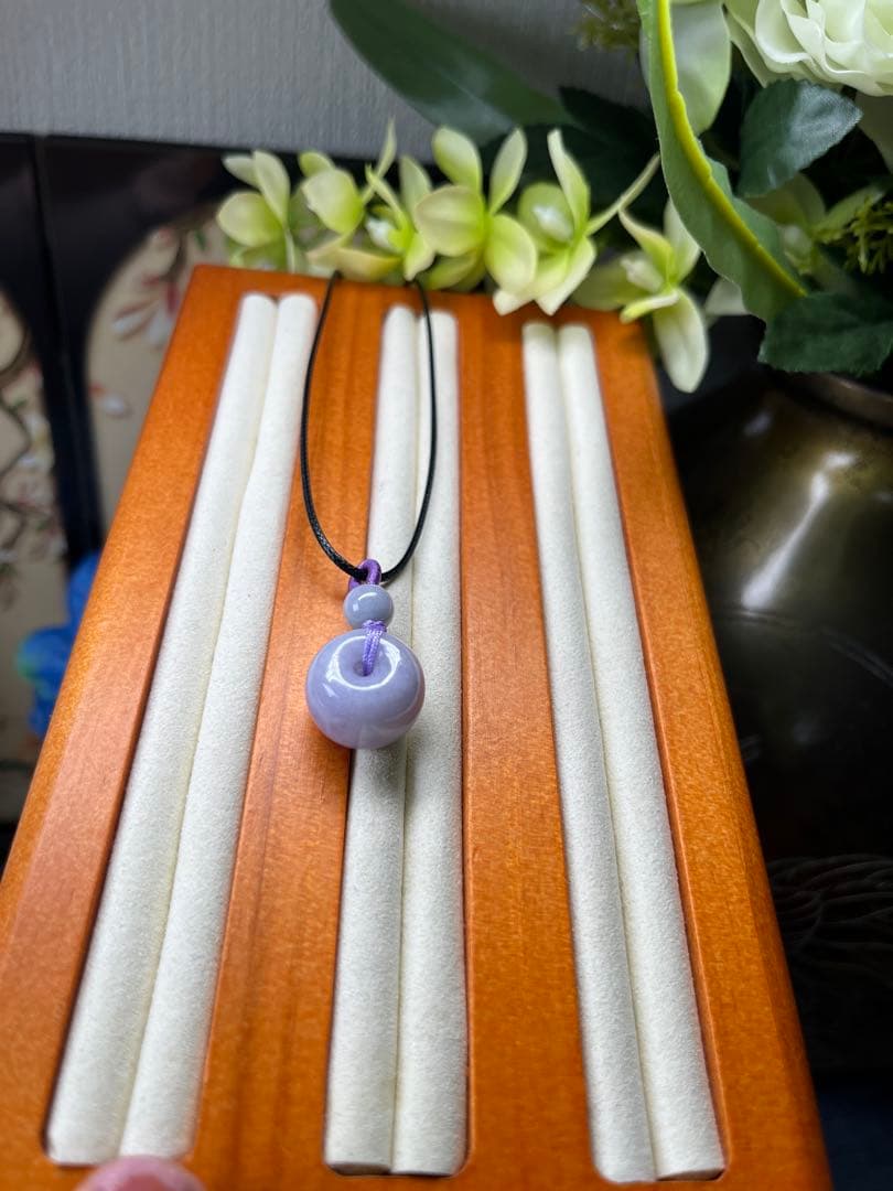 高品質❣️ミャンマー産A貨翡翠　　濃いラベンダー路路通ネックレストップ