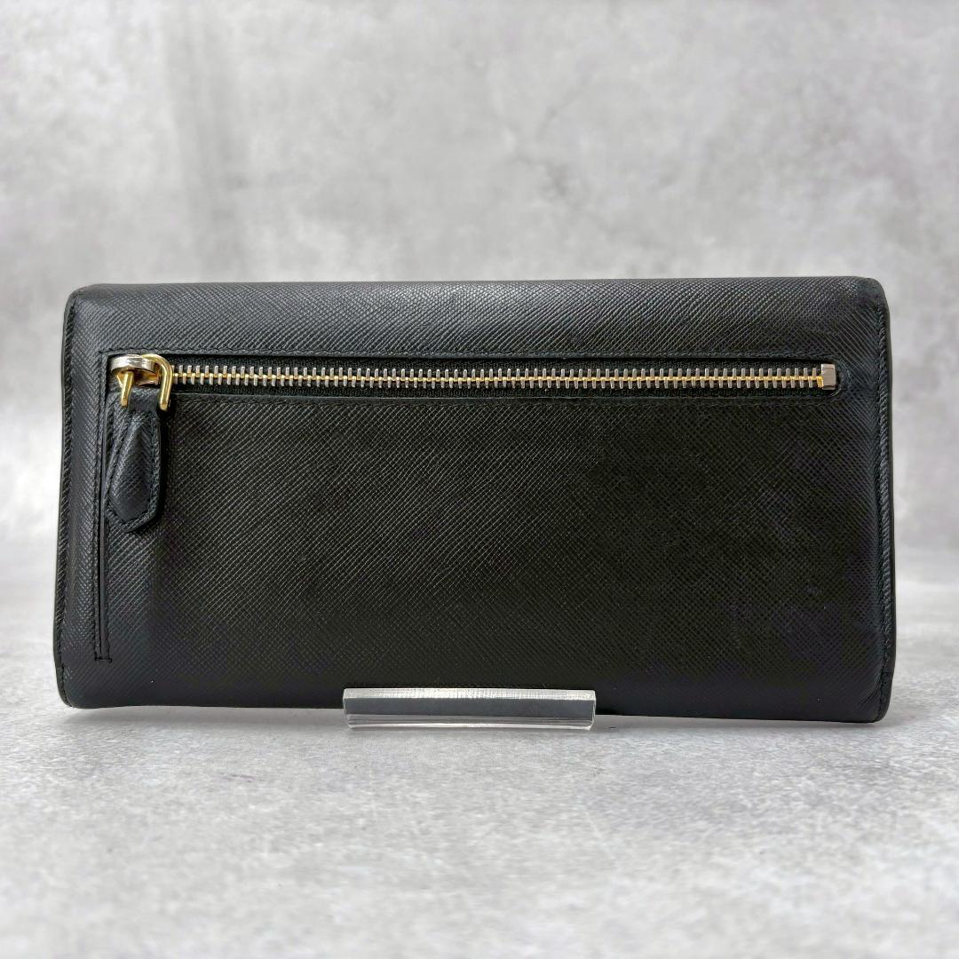 プラダ 長財布 メタルロゴ サフィアーノレザー パスケース付き 黒 レター型
