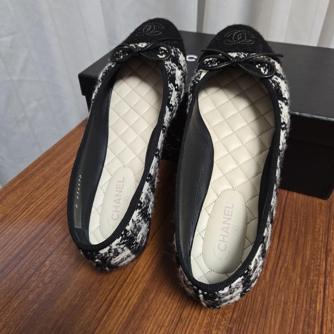 CHANEL フラットシューズ 37.5 ブラック・ホワイト