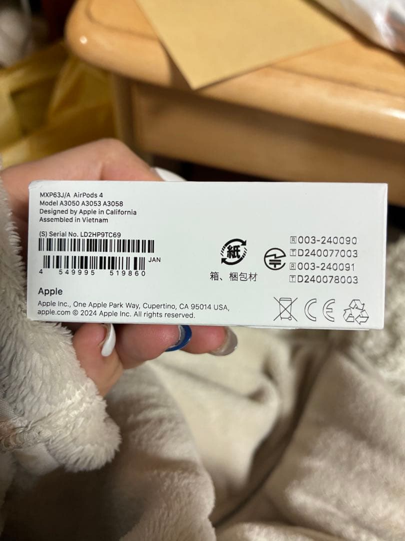Apple AirPods4本体 ホワイト　新品正規品